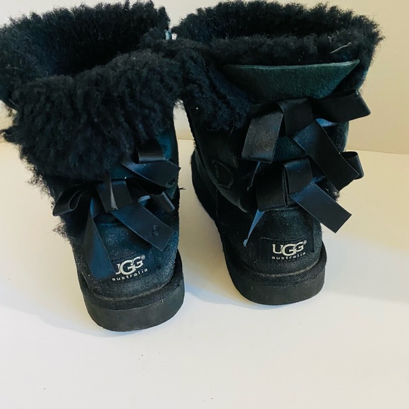 UGG Bailey Bow Black Sheepskin Shearling Lined short Boots - Picture 2 of 6